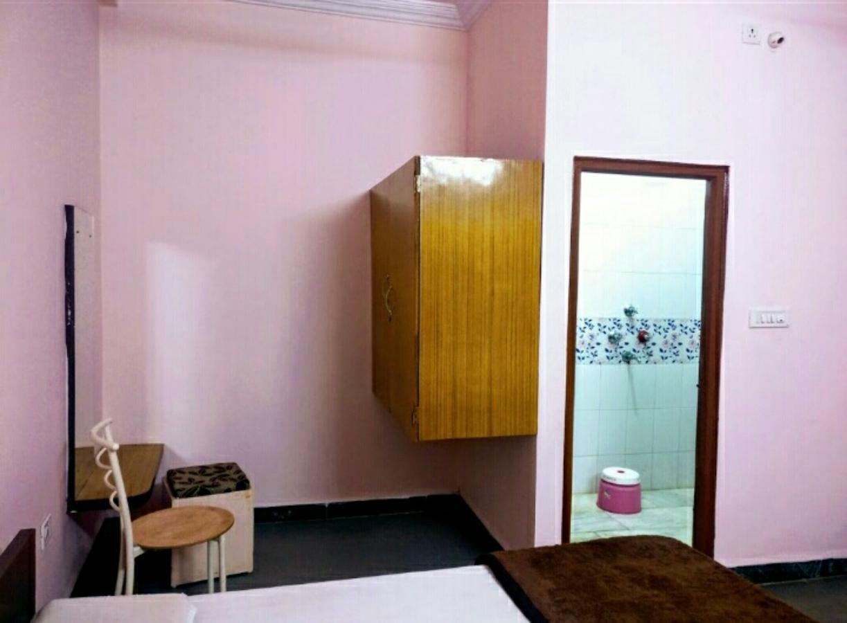 Hotel Ganga Palace Ujjain Exterior foto