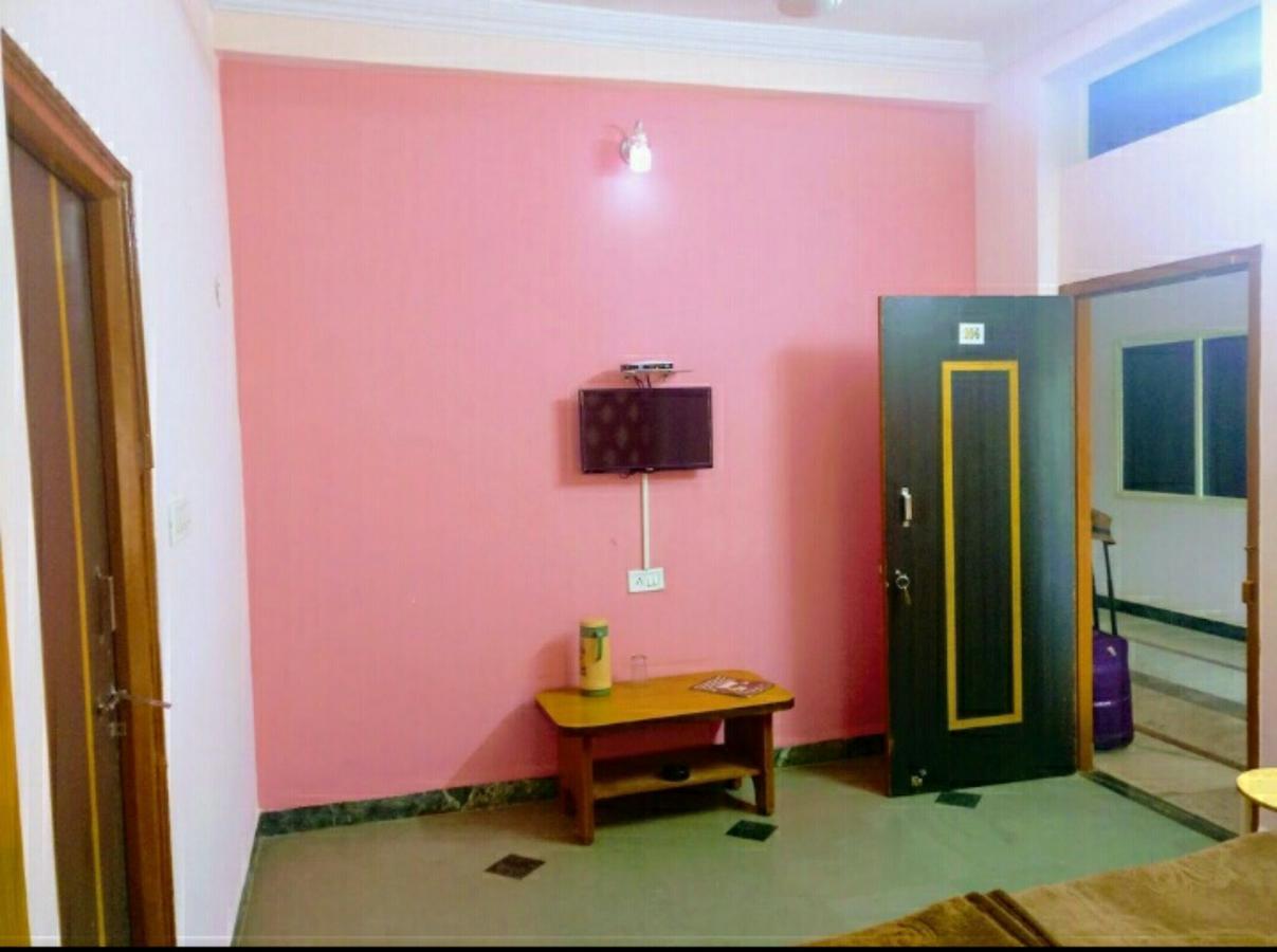 Hotel Ganga Palace Ujjain Exterior foto